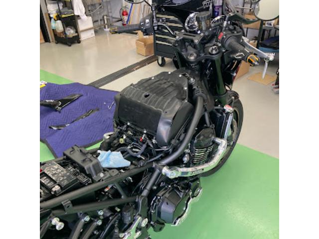 シート・サイドカバー・タンクを外した所です。