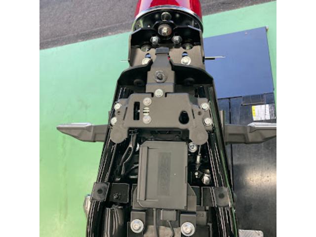 ETCやテールランプの配線加工が終わった所です。