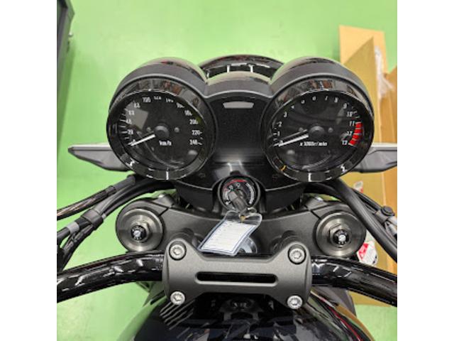 2026 Z900RS Black Ball Edition　メーターカバーブラック
