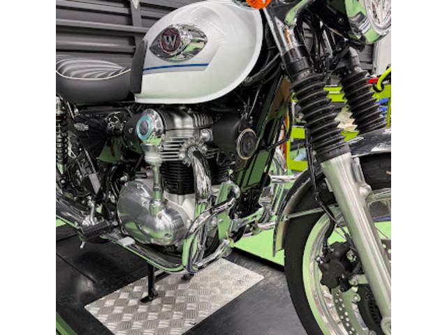 カワサキ　W800 純正エンジンガード