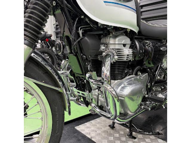 カワサキ　W800 純正エンジンガード