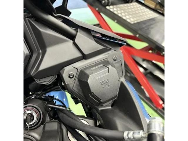 カワサキ純正　USBアウトレット