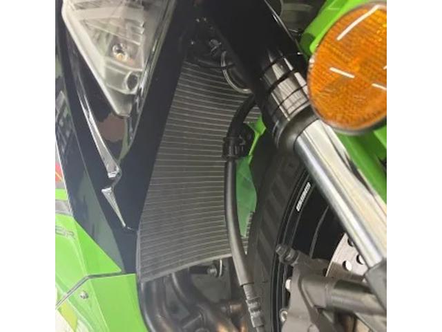 2024 カワサキ ZX6R ラジエター交換作業 リフレクター取付（カワサキ