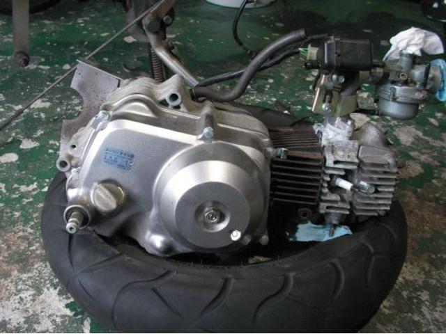 ホンダ スーパーカブ７０ エンジン載せ換え修理 トルク ｔｏｒｑｕｅの作業実績 18 10 31 バイクの整備 メンテナンス 修理なら グーバイク