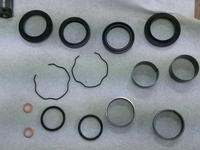 フォークガイドブッシュは分解、引き抜き作業で変形や損傷が発生するようです。ヒーティングガンで事前加温。