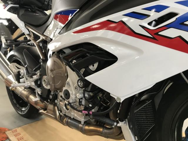 BMW 正規ディーラー S1000RR 社外 アエラ フレームスライダー
