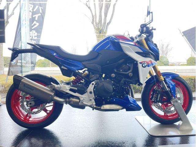 よりスポーティーに、重量も軽くなり、高級感も増しました。