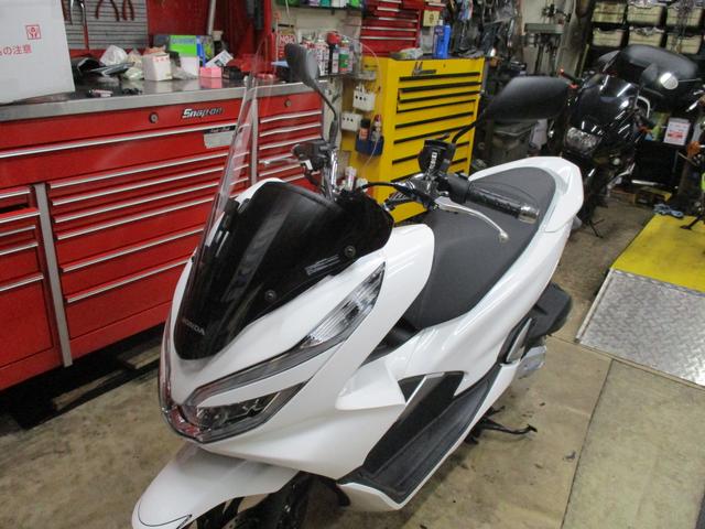 PCX125 ﾛﾝｸﾞｽｸﾘｰﾝ取り付け 杉並区 練馬区 武蔵野市 ﾊﾞｲｸ（Ｂーｔｒｕｅの作業実績  2018/12/15）｜バイクの整備・メンテナンス・修理なら【グーバイク】