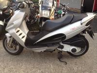 オートサービス　クリーム