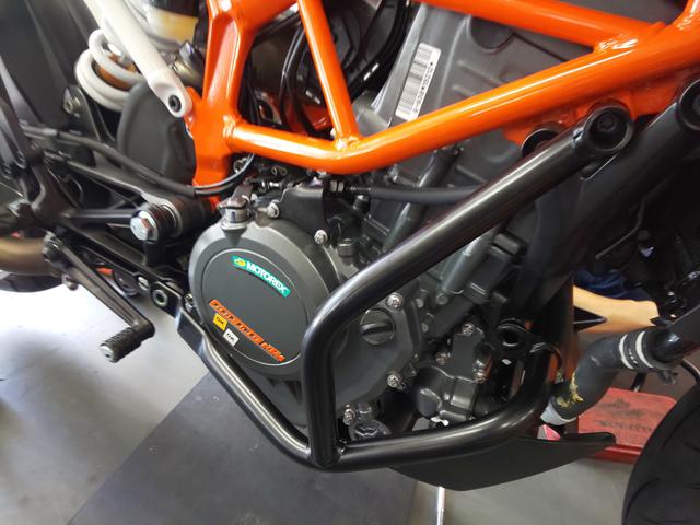 KTM 390DUKE クラッシュバー取付｜バイクの整備・メンテナンス・修理