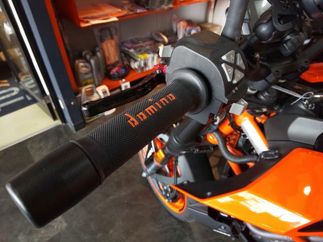 KTM 390DUKE グリップ交換｜バイクの整備・メンテナンス・修理なら【グーバイク】
