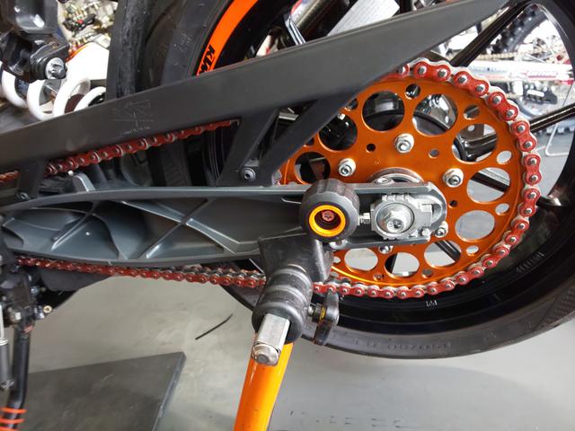KTM 250DUKE チェーン スプロケ交換｜バイクの整備・メンテナンス