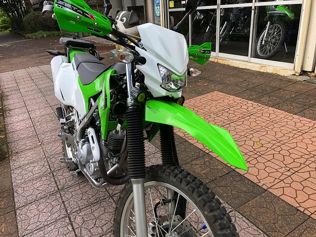 カワサキKLX230顔面スワップ 顔面交換 ヘッドライト交換埼玉県入間郡三芳町（司モータースの作業実績  2020/07/07）｜バイクの整備・メンテナンス・修理なら【グーバイク】