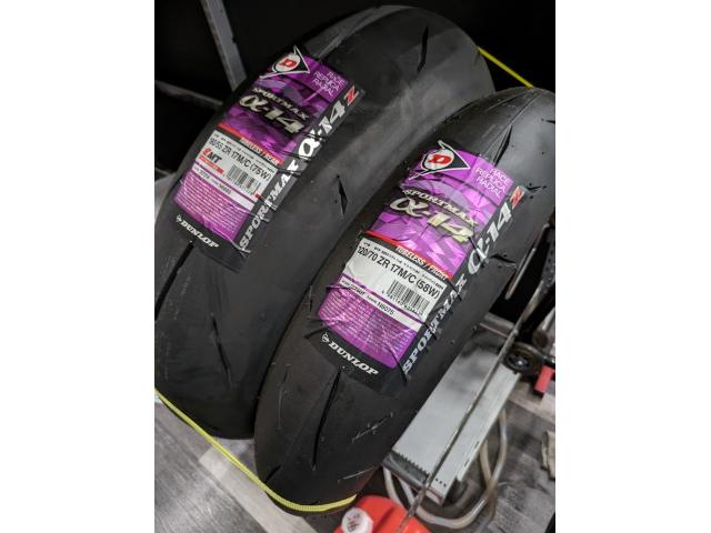 DUNLOP a-14 120/70 ZR17
DUNLOP a-14 190/55 ZR17