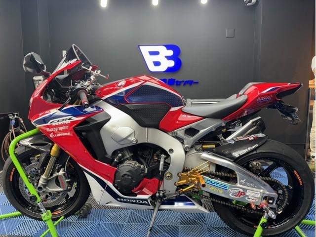 HONDA ホンダ CBR1000RR スペシャルガラスコーティング＋徹底洗車コース BB商会バイク洗車センター東京大田（ＢＢ商会  バイク洗車センター東京大田の作業実績 2024/08/30）｜バイクの整備・メンテナンス・修理なら【グーバイク】