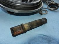 分解するとカムは完全に固着していました。