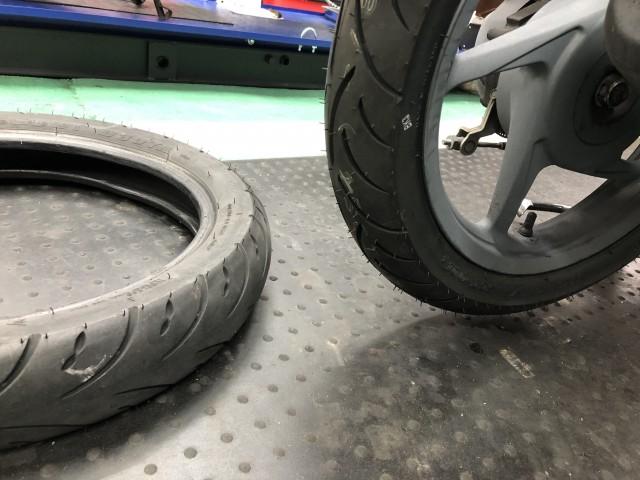 リヤタイヤ