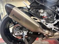 Akrapovicスポーツマフラー