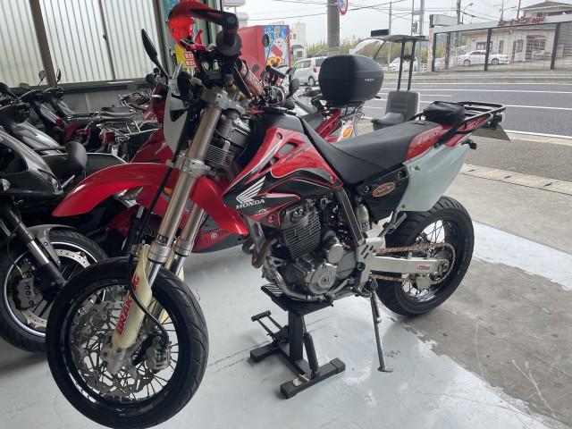 神戸市 ホンダ ＸＲ２５０ ＭＤ３０ 持ち込みタイヤ交換（ＴＥＣＨＮＩＣＡＬ ＳＨＯＰ しらさぎ 合同会社 しらさぎの作業実績  2022/04/23）｜バイクの整備・メンテナンス・修理なら【グーバイク】