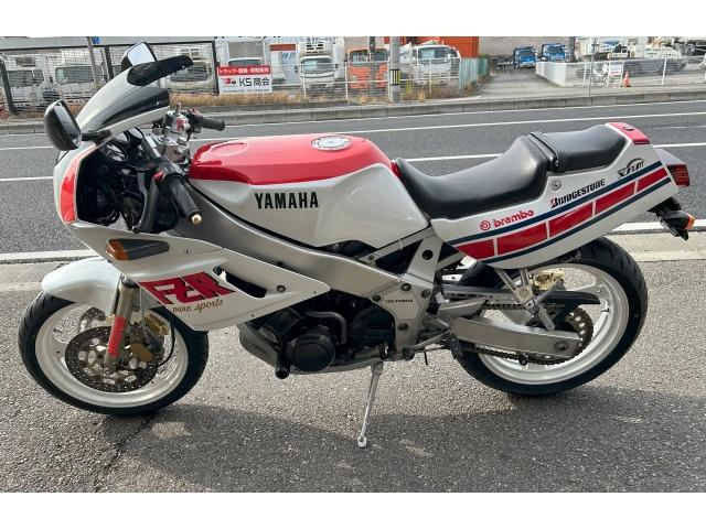 ＦＺＲ４００ ヤマハ １ＷＧ タイヤ交換 チューブレスバルブ交換