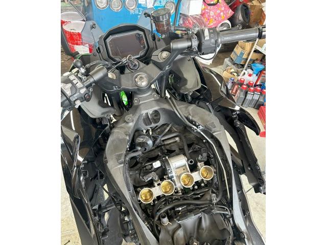 ニンジャ1000SX プラグ交換 エンジンオイル交換 エア