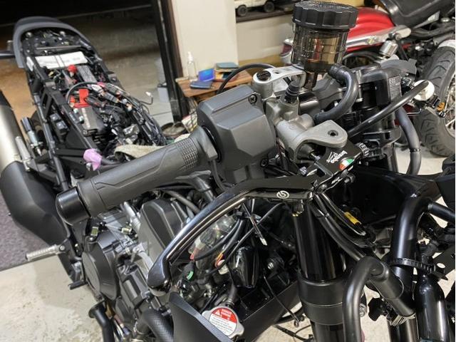 ホンダ　ＨＡＷＫ１１　カスタム　フルエキ　ナイトロン　ブレンボ　ワンオフ