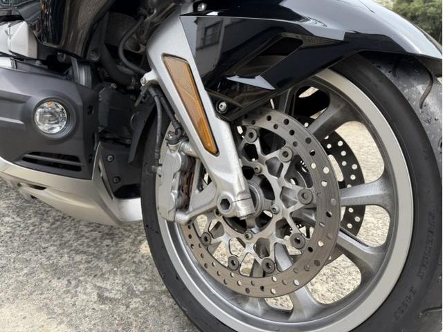 ゴールドウイング　ブレーキパッド交換