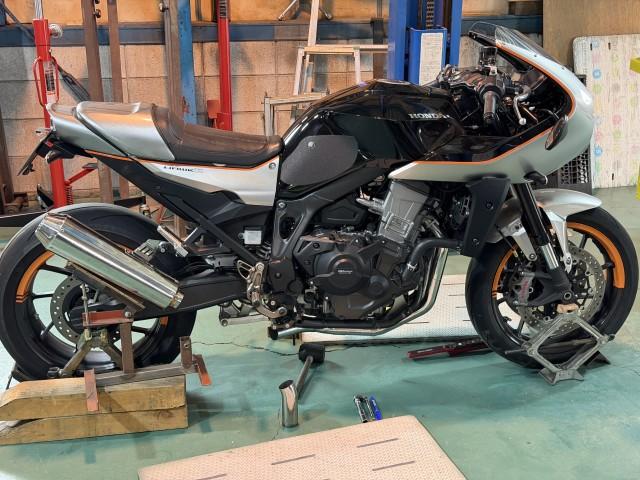 ホンダ　ＨＡＷＫ１１　オリジナルエキパイ制作
