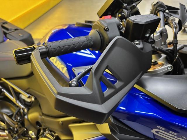 右側ﾅｯｸﾙｶﾞｰﾄﾞ取り付け