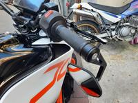 今回、撮影し忘れたので以前取り付けた同型のミラー画像です。