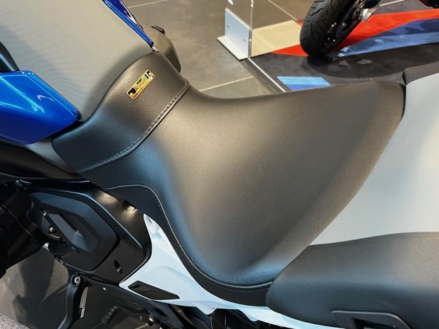 BMW R1300GSシート交換(ノーマル→純正ローシート→K&H BMW R1300GSシート交換(ノーマル→純正ローシート→K&H
