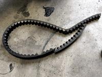 千切れたベルト…