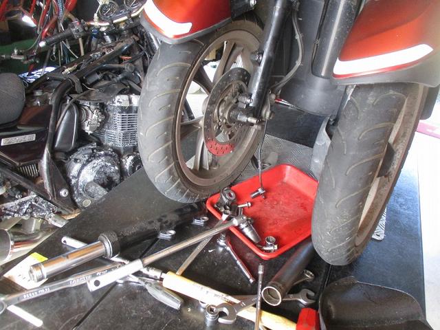 ヤマハトリシティFフォークオイル漏れ修理。エンジンオイル交換。（キックスタートの作業実績  2020/10/01）｜バイクの整備・メンテナンス・修理なら【グーバイク】
