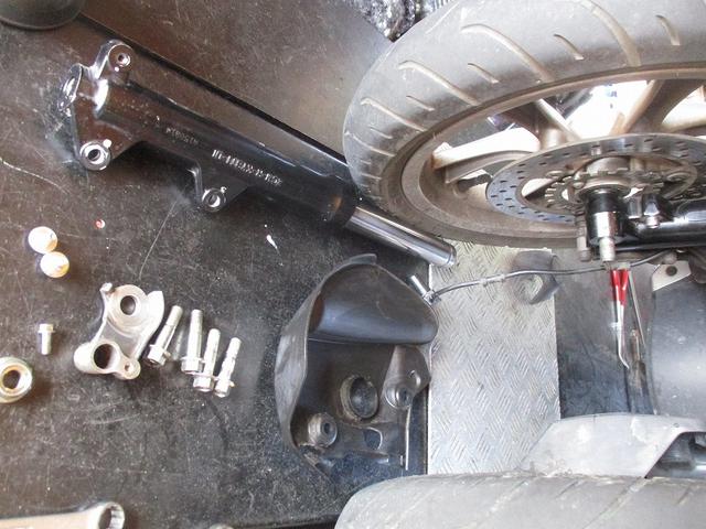 ヤマハトリシティFフォークオイル漏れ修理。エンジンオイル交換。（キックスタートの作業実績  2020/10/01）｜バイクの整備・メンテナンス・修理なら【グーバイク】