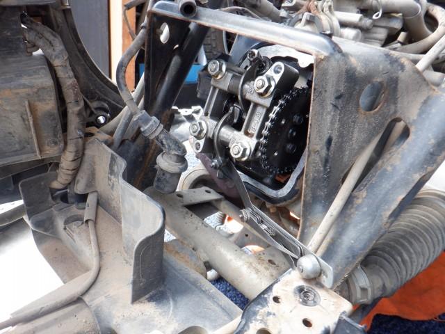 TODAYやDIOの空冷エンジンは
バルブのタペットクリアランが重要です。特に中古車はバルブ隙間が少ないとカーボンによる圧縮不良で始動困難になります。納車後のトラブル回避も考慮して要点検箇所です。