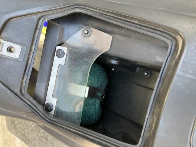 エアエレメント掃除とクリーナーBOX内部掃除