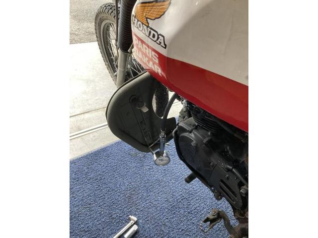 まずはキック始動を試みるも全く圧縮を感じません。