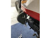 まずはキック始動を試みるも全く圧縮を感じません。