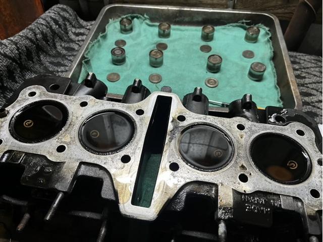 シリンダーヘッド周りも当然やり直しです
後から後から不具合が見つかりますが追加の工賃は一切無く車体価格に全て込みです