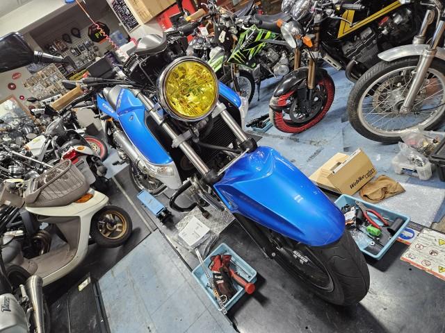 GSR250に丸目ヘッドライト【福岡市城南区】（バイクショップＳｔｒａｔｅｇｙ福岡中央店の作業実績  2024/10/26）｜バイクの整備・メンテナンス・修理なら【グーバイク】