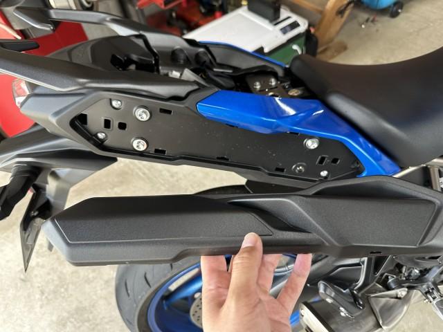 GSX-S1000GTサイドケースセット取り付けです！（株式会社鈴木モータースの作業実績  2023/08/29）｜バイクの整備・メンテナンス・修理なら【グーバイク】