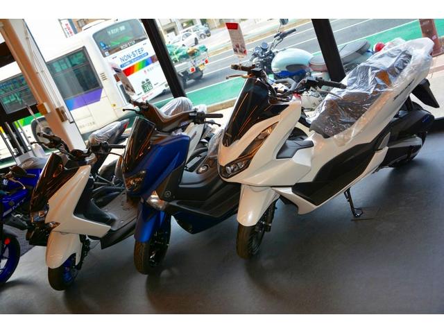 ヤマハ、ホンダの中型モデルスクーター在庫強化中！１５０ｃｃ〜は高速に乗れて便利です。